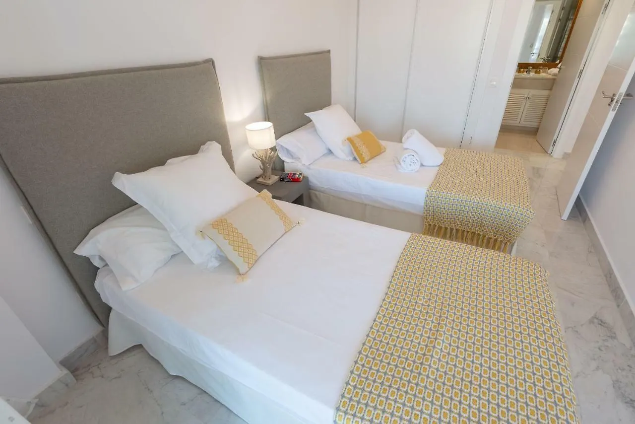 Puerto Banus Sea Front Apartment Marbella